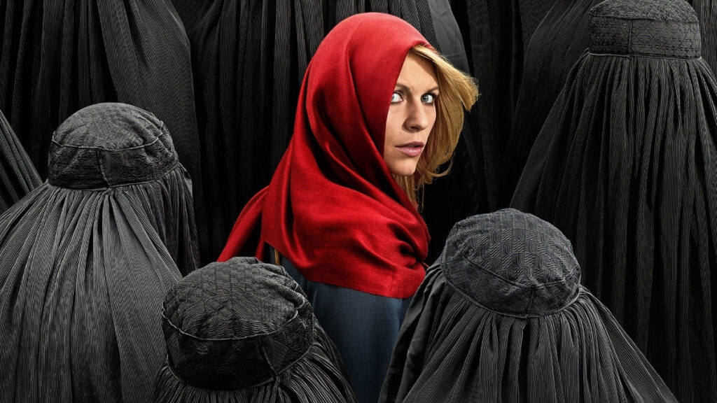 Carrie Mathison portant un voile rouge