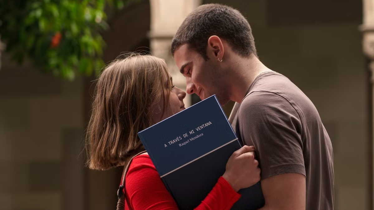 Un homme et une femme sur le point de s'embrasser
