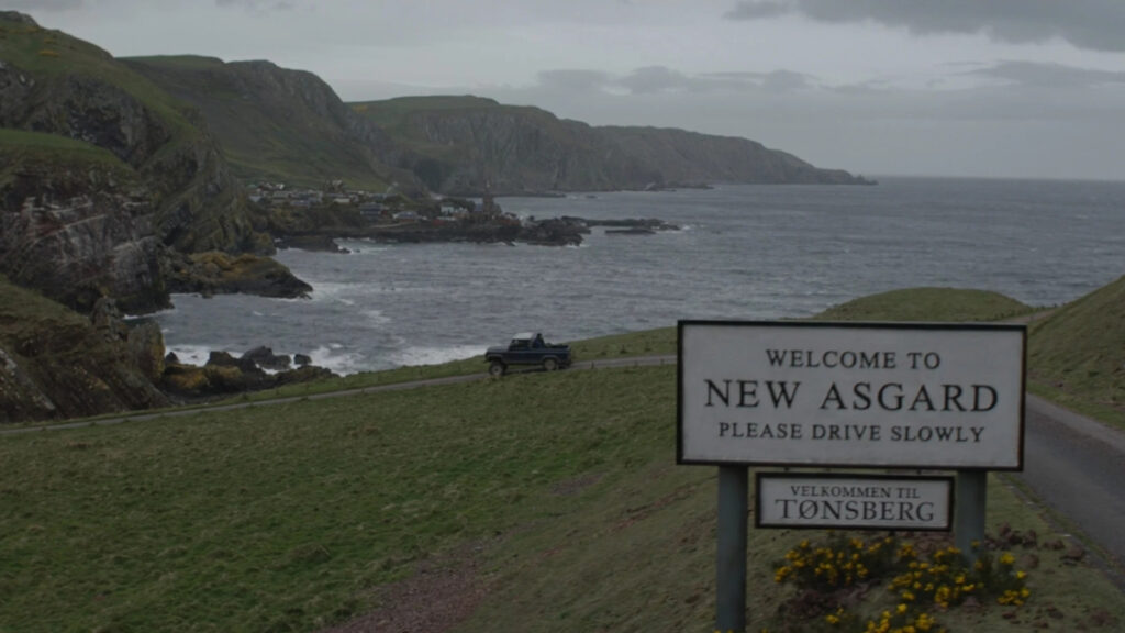 Le panneau d'entrée de La Nouvelle Asgard en Norvège