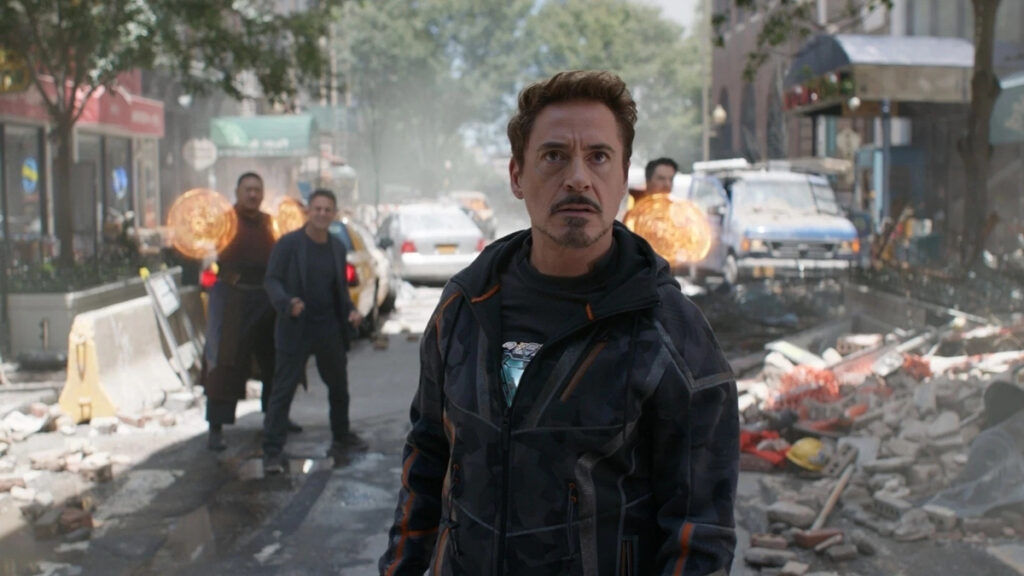 Tony Stark face à l'arrivée imminente des membres de l'Ordre Noir de Thanos à New-York
